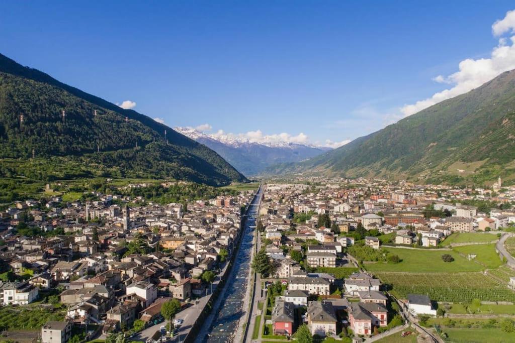 Bnbernina Express Dietro Al Trenino Rosso Тирано Экстерьер фото